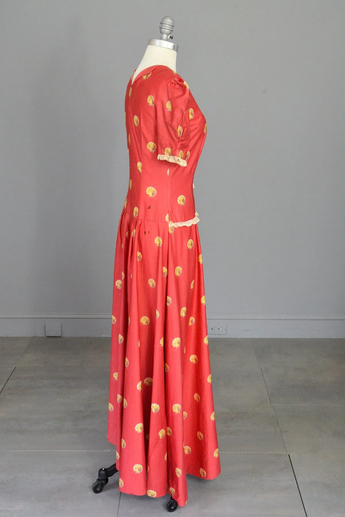 1930s Seashell Novelty Print Puff Sleeve Peasant Folk Dress Gown