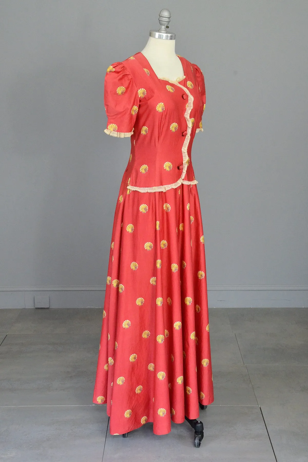 1930s Seashell Novelty Print Puff Sleeve Peasant Folk Dress Gown