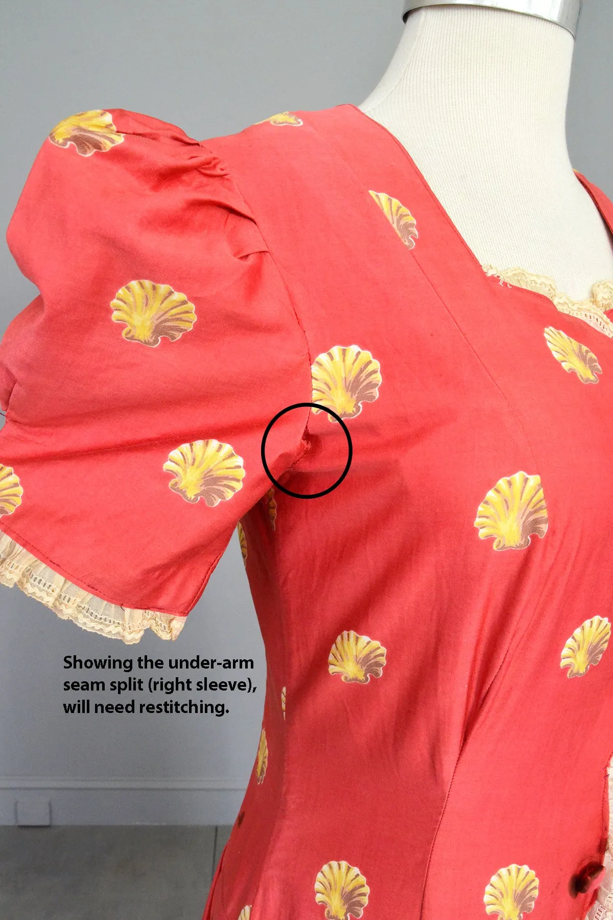 1930s Seashell Novelty Print Puff Sleeve Peasant Folk Dress Gown