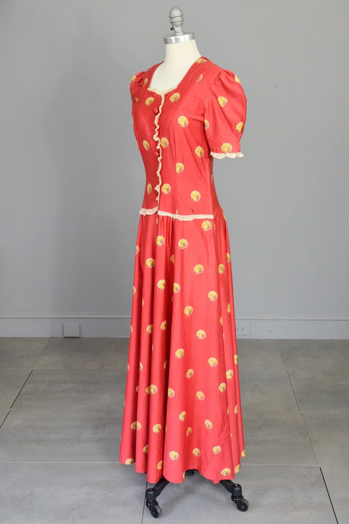 1930s Seashell Novelty Print Puff Sleeve Peasant Folk Dress Gown