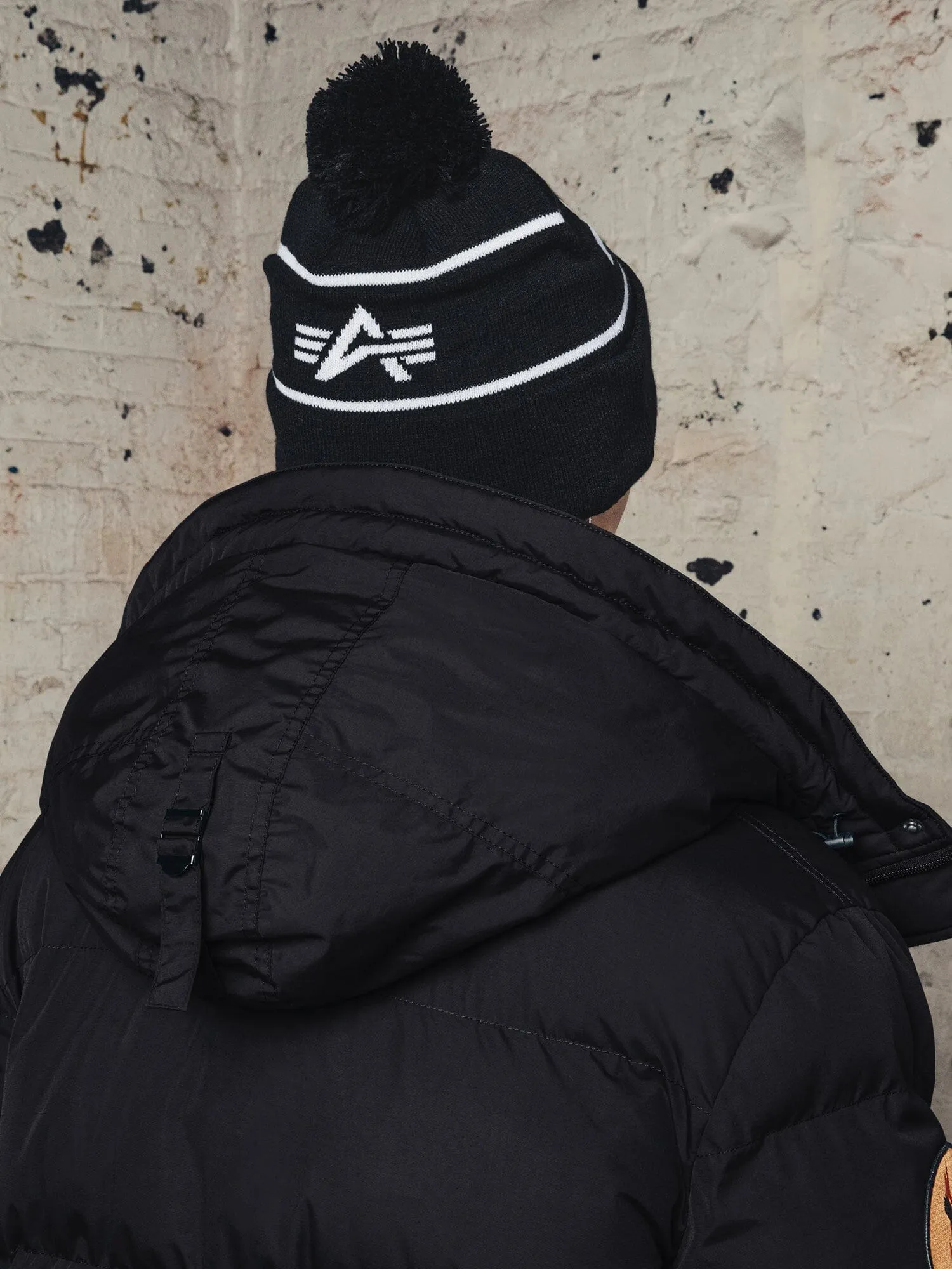 ESSENTIAL POM BEANIE