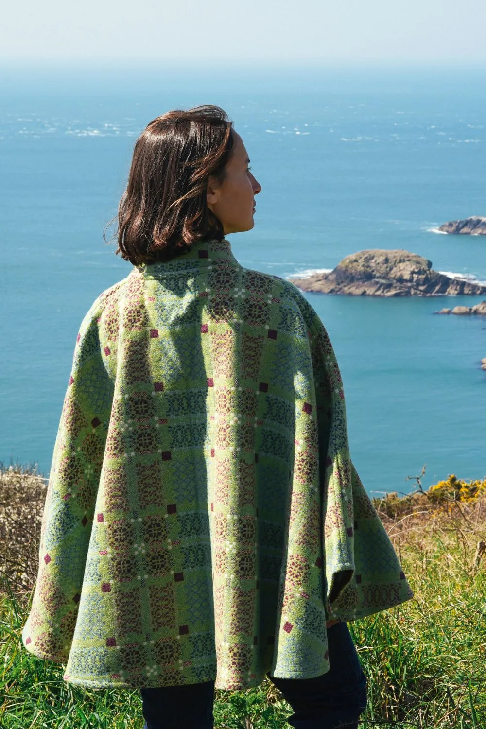 Knot Garden Reversible Cape